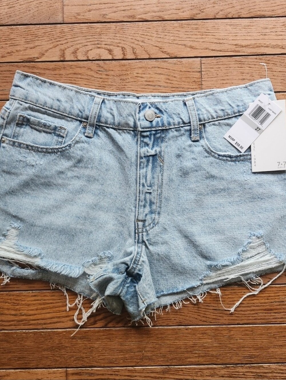 Women's Light Wash 100% Cotton Seven 7 Jeans Concert Short Sz 27 BNWT MarMaxx